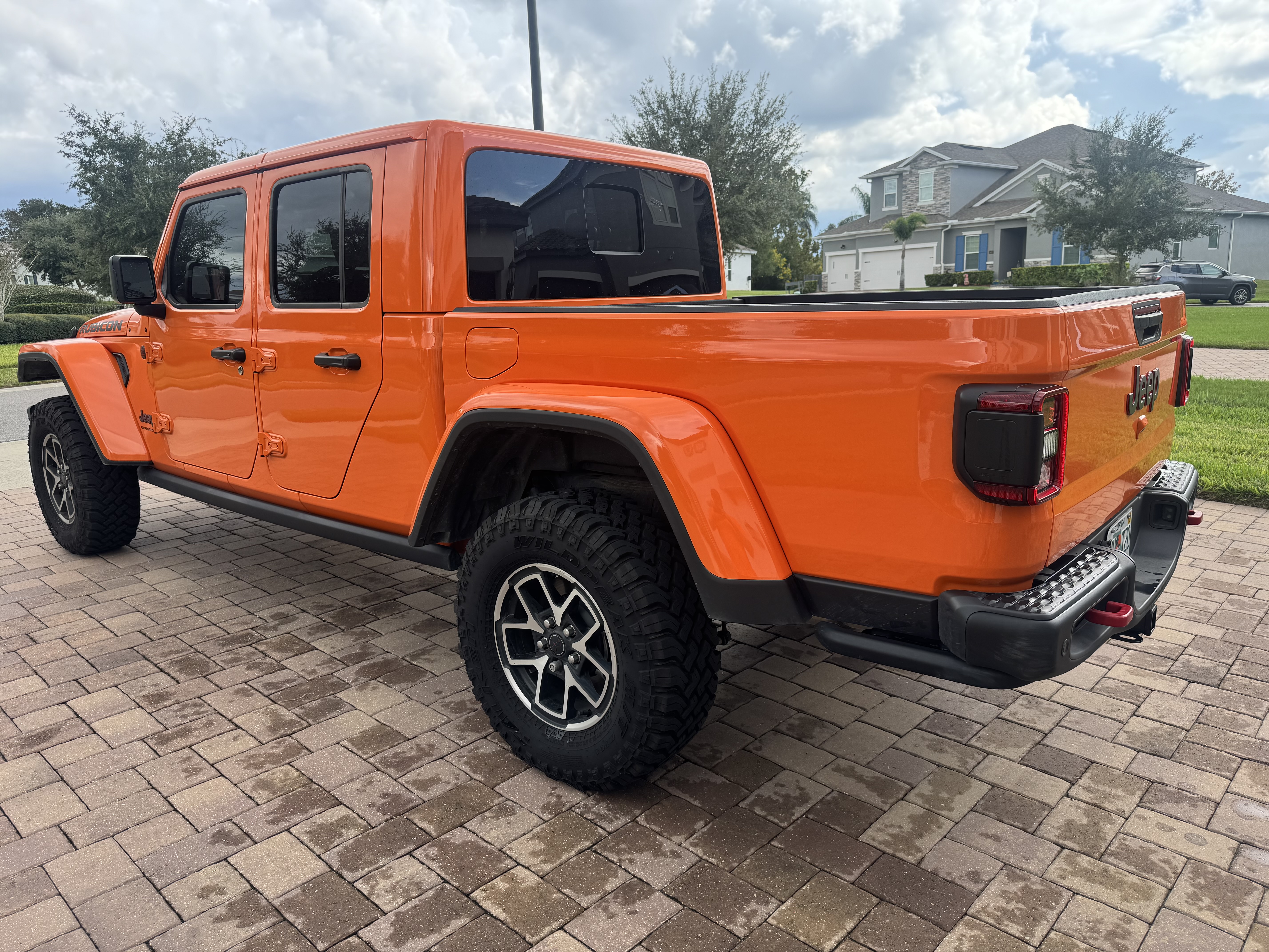 Used 2025 Jeep Gladiator Rubicon AWD/4WD image 12