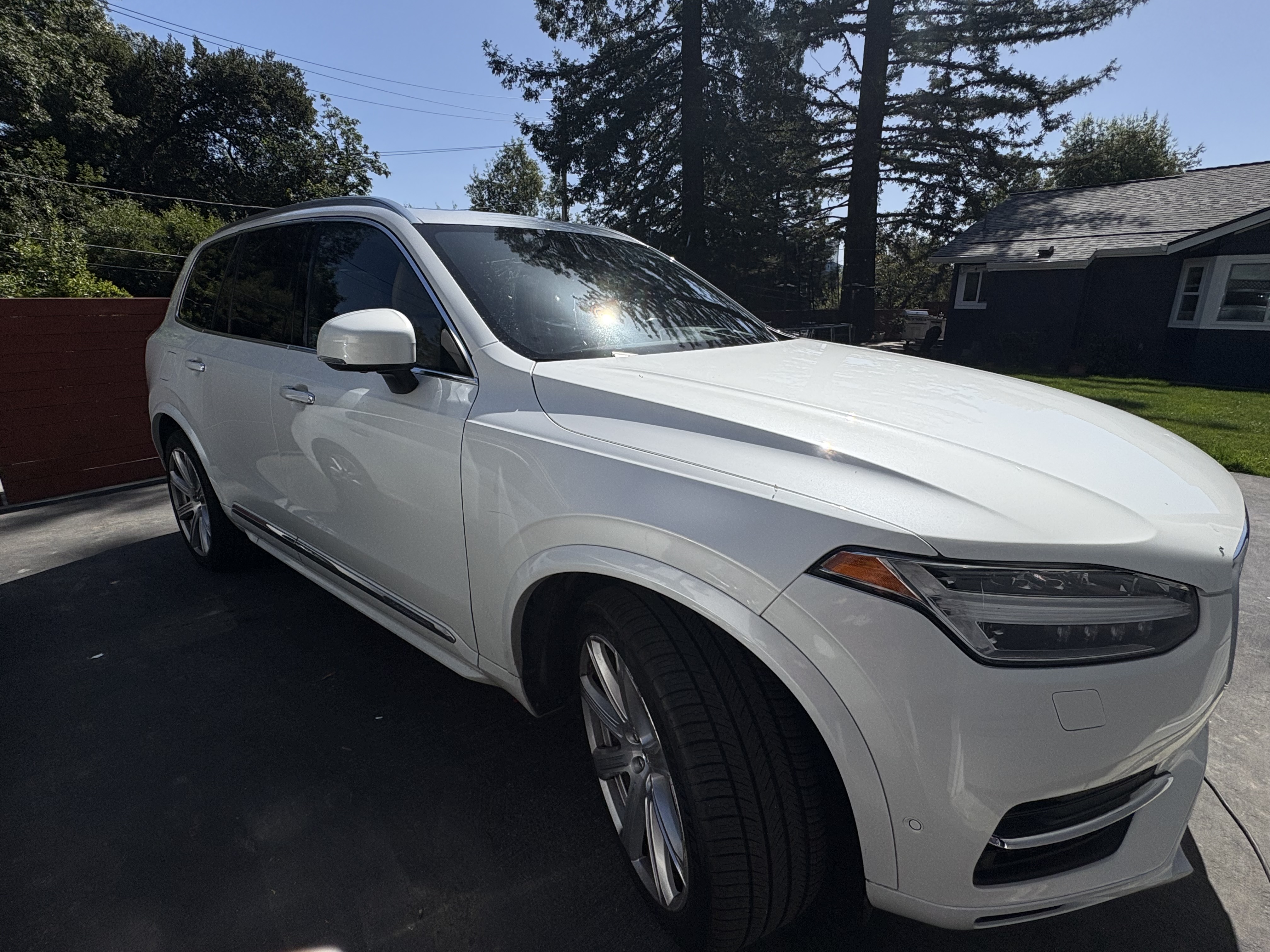 Used 2017 Volvo XC90 T8 Inscription w/ Luxury Package AWD/4WD image 2