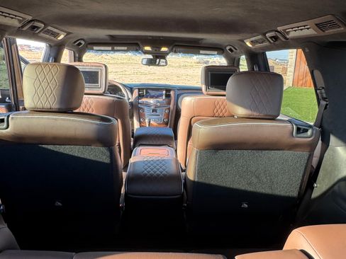 Used 2016 INFINITI QX80 Limited image 17