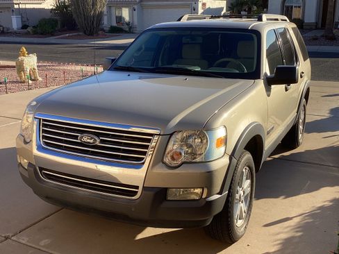 Used 2006 Ford Explorer XLT AWD/4WD image 1