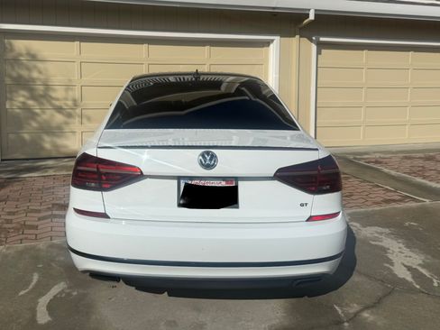 Used 2018 Volkswagen Passat 3.6 image 15