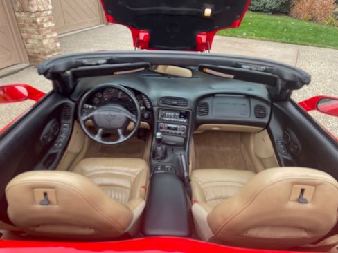 Used 2000 Chevrolet Corvette Convertible w/ Memory Pkg image 30