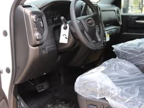 Used 2023 GMC Sierra 3500 Pro w/ Convenience Package image 17