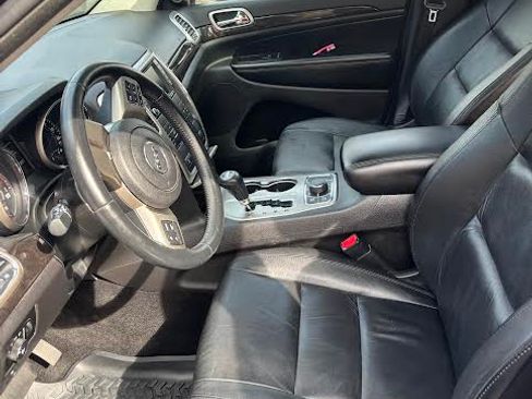 Used 2013 Jeep Grand Cherokee Laredo image 5