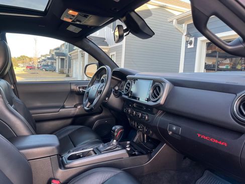 Used 2021 Toyota Tacoma TRD Sport w/ TRD Premium Sport Package image 16