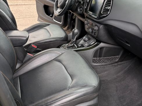 Used 2019 Jeep Compass Limited AWD/4WD image 12