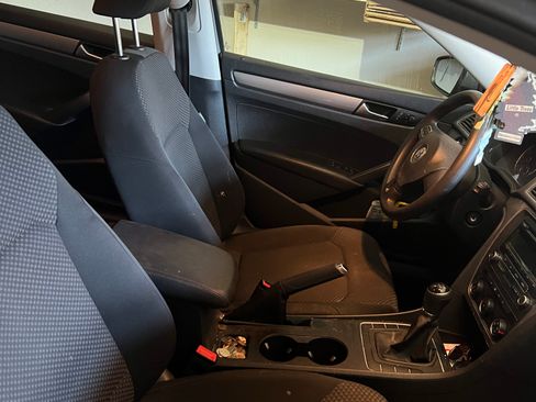 Used 2014 Volkswagen Passat 1.8T S image 4