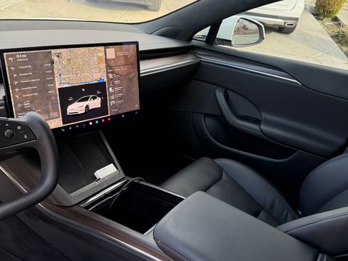 Used 2022 Tesla Model S Standard Range image 8