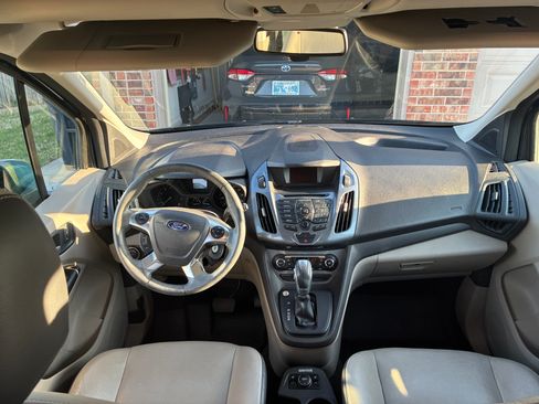 Used 2014 Ford Transit Connect Titanium image 8