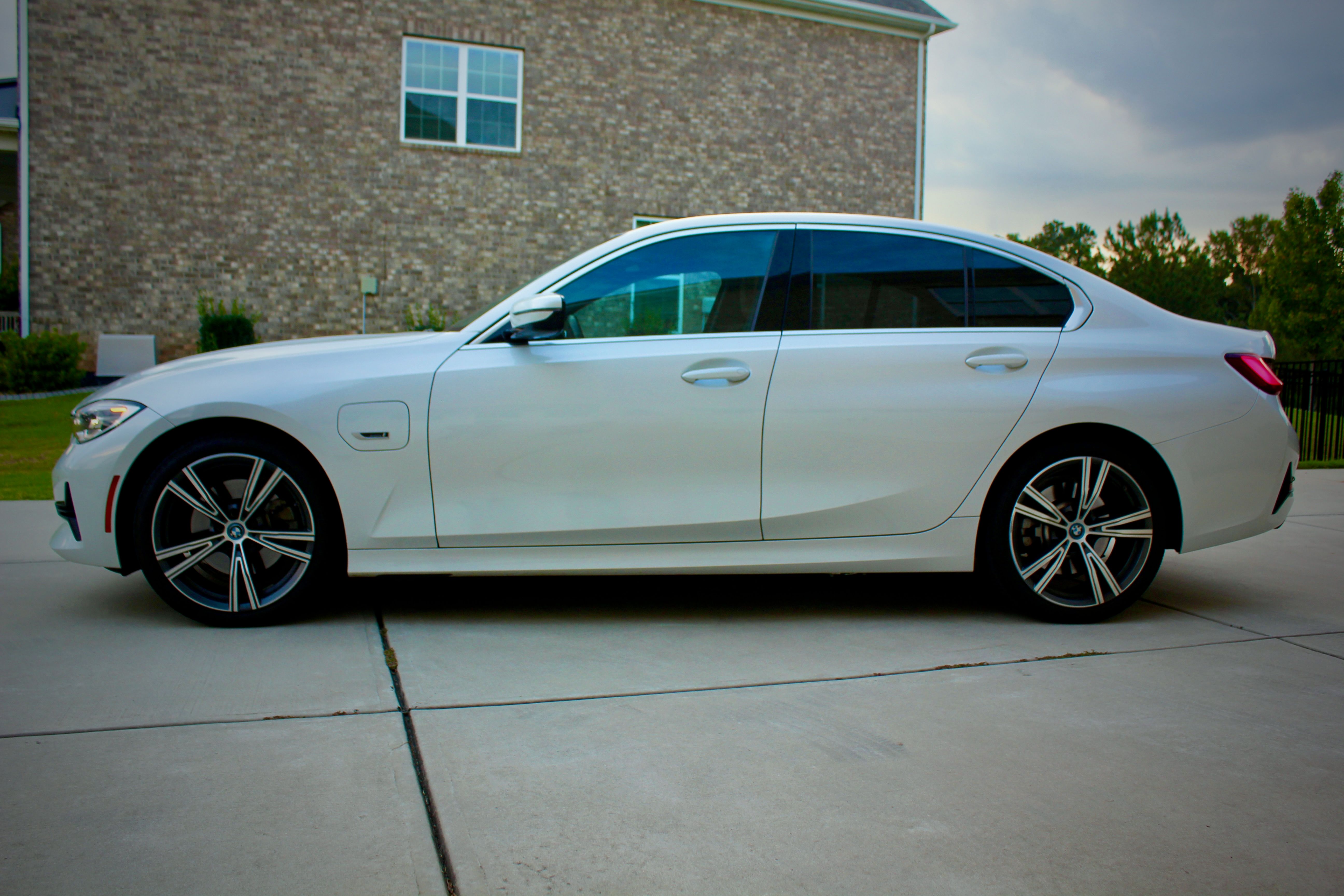 Used 2022 BMW 330e w/ Driving Assistance Package RWD image 6