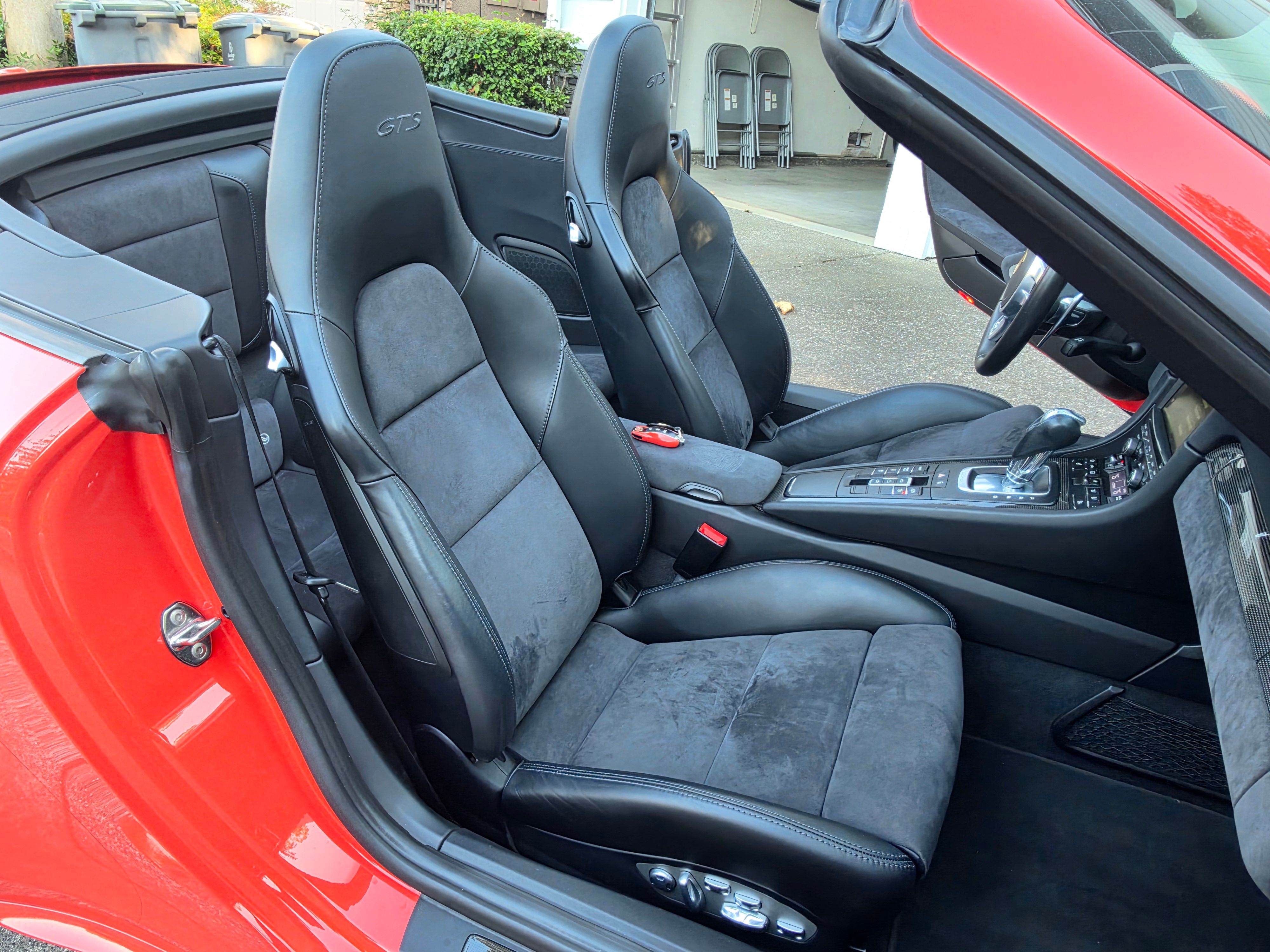 Used 2016 Porsche 911 Cabriolet image 25