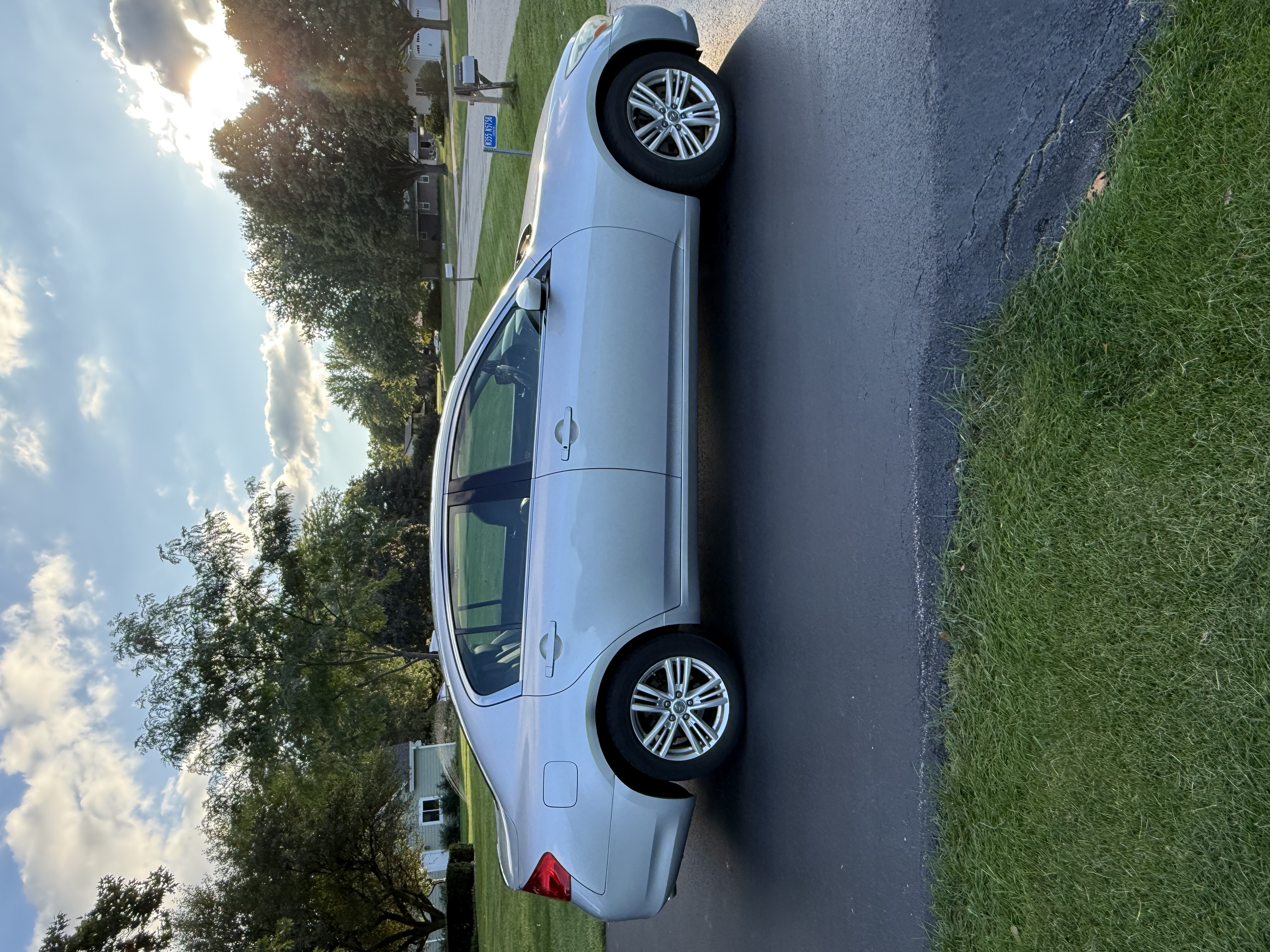 Used 2012 INFINITI G37 x Sedan w/ Premium Pkg AWD/4WD image 4