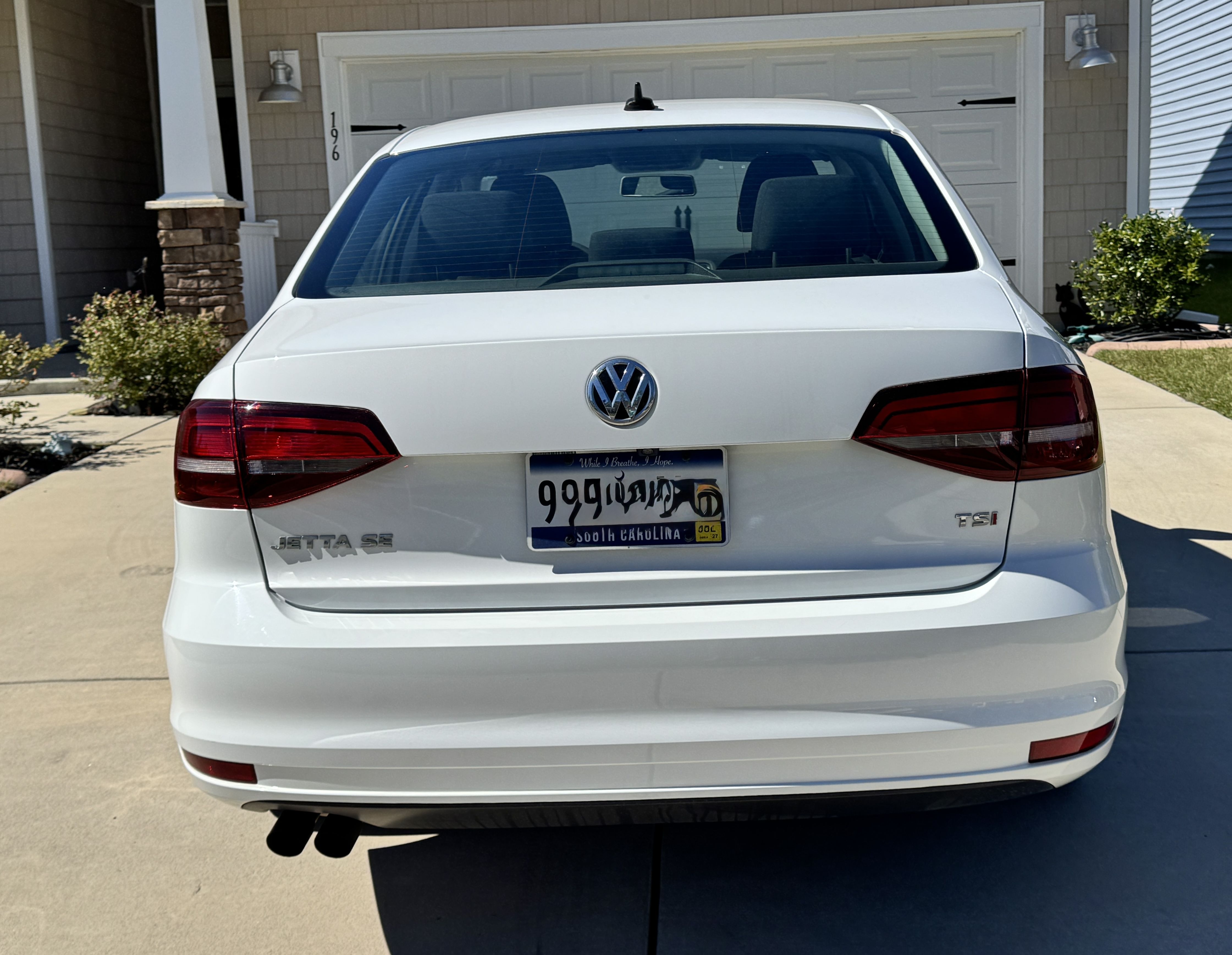 Used 2016 Volkswagen Jetta SE FWD image 2