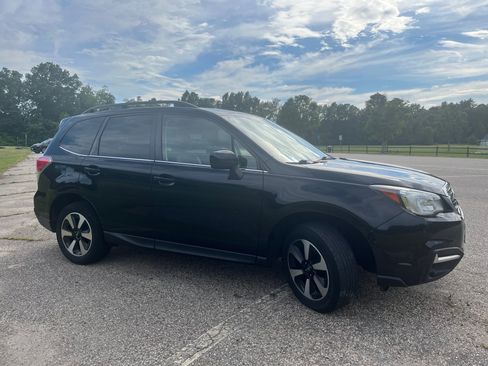 Used 2017 Subaru Forester 2.5i Limited AWD/4WD image 8