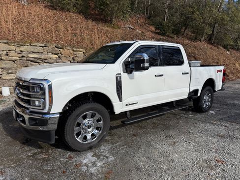 Used 2024 Ford F350 King Ranch w/ Chrome Package image 4