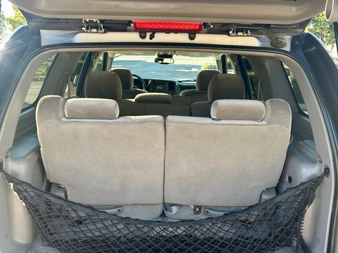 Used 2006 GMC Yukon SLE w/ Smart Select Package image 10