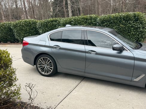 Used 2018 BMW 530i w/ Premium Package image 5