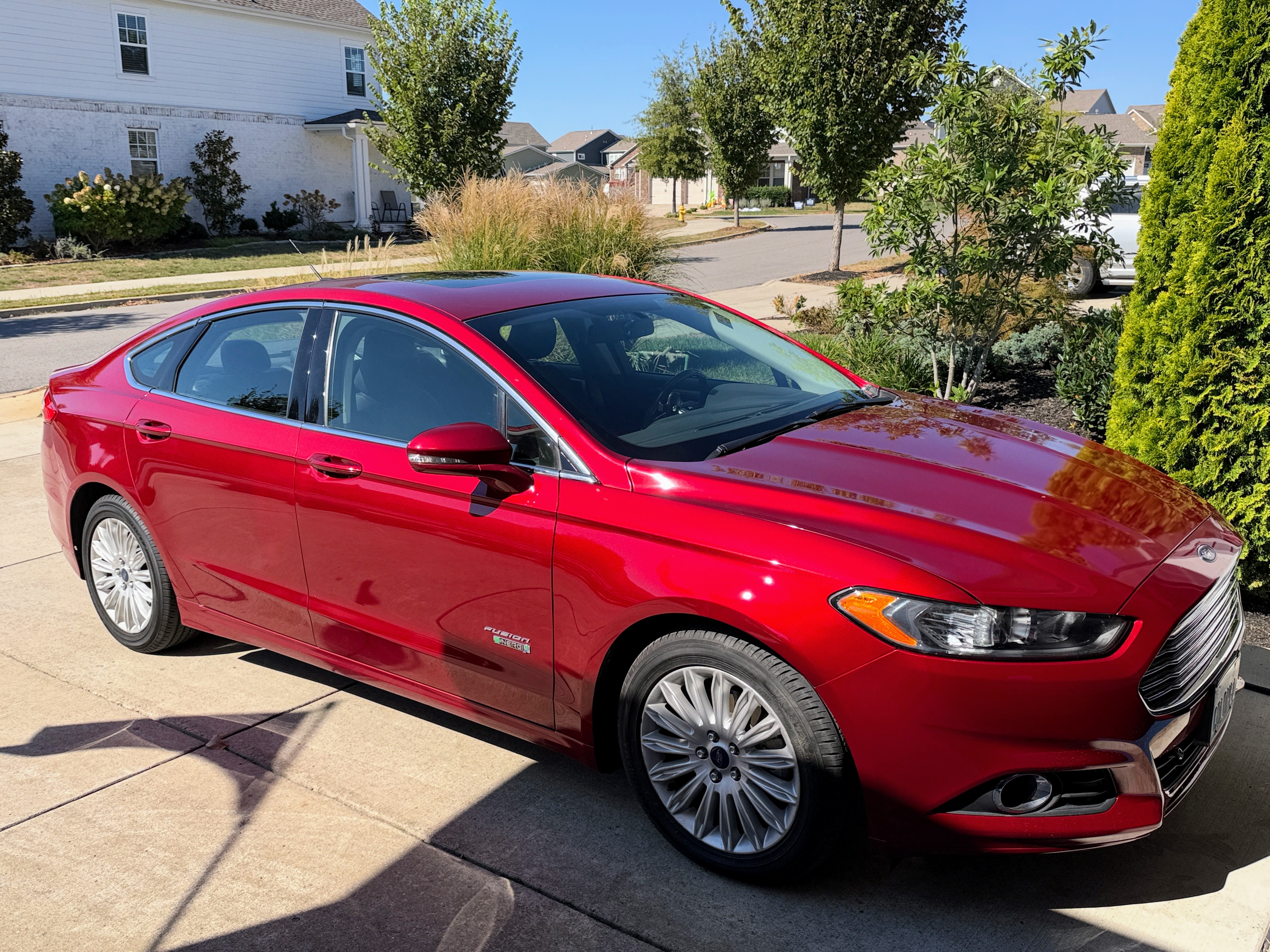 Used 2015 Ford Fusion Energi SE FWD image 1