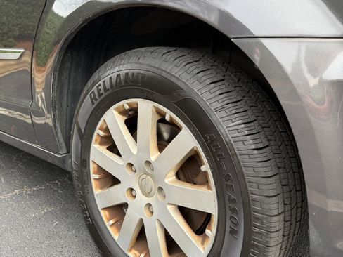 Used 2015 Chrysler Town & Country Touring image 23