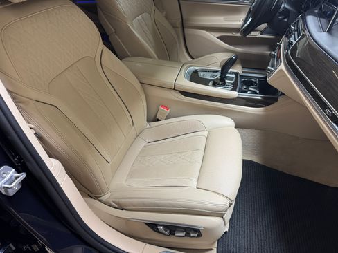 Used 2016 BMW 740i image 5