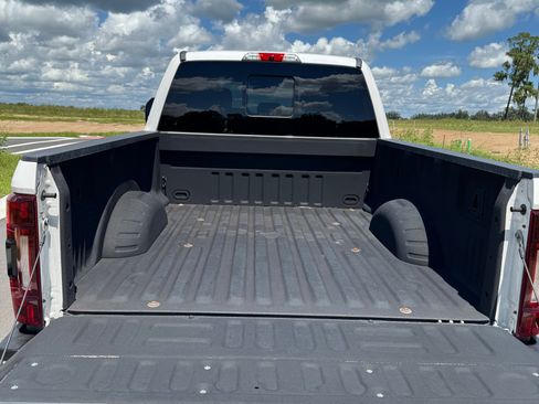 Used 2019 Ford F250 Platinum w/ Platinum Ultimate Package AWD/4WD image 11