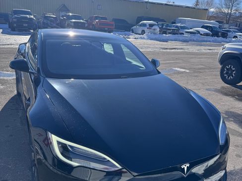 Used 2022 Tesla Model S Plaid image 6