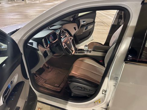 Used 2016 Chevrolet Equinox LTZ w/ Enhanced Convenience Package image 12