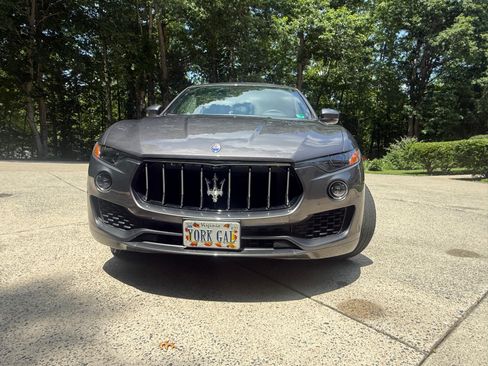 Used 2020 Maserati Levante S AWD/4WD image 1