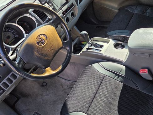 Used 2006 Toyota Tacoma PreRunner image 13