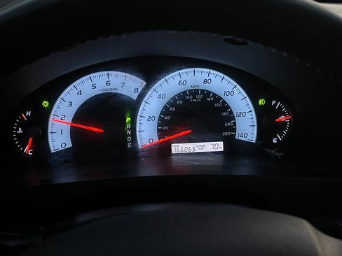 Used 2011 Toyota Camry SE image 10