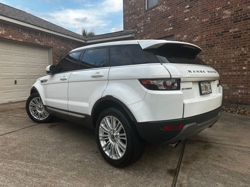 Used 2013 Land Rover Range Rover Evoque Prestige image 8