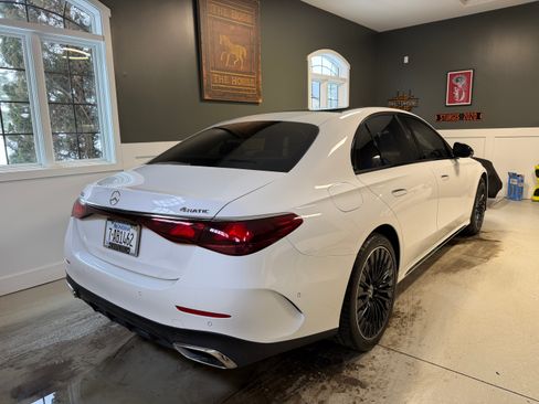 Used 2024 Mercedes-Benz E 350 4MATIC Sedan image 5