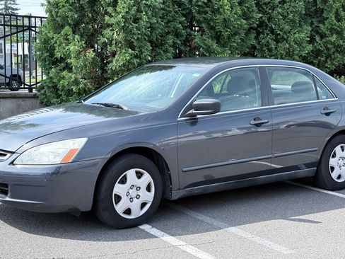 Used 2005 Honda Accord LX image 2