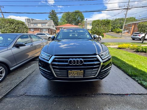 Used 2019 Audi Q5 2.0T Premium Plus w/ Premium Plus Package AWD/4WD image 11