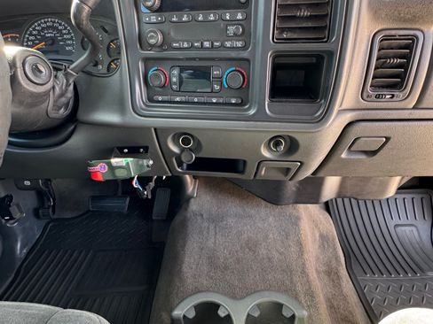 Used 2004 Chevrolet Silverado 2500 LS w/ Heavy-Duty Power Package image 10