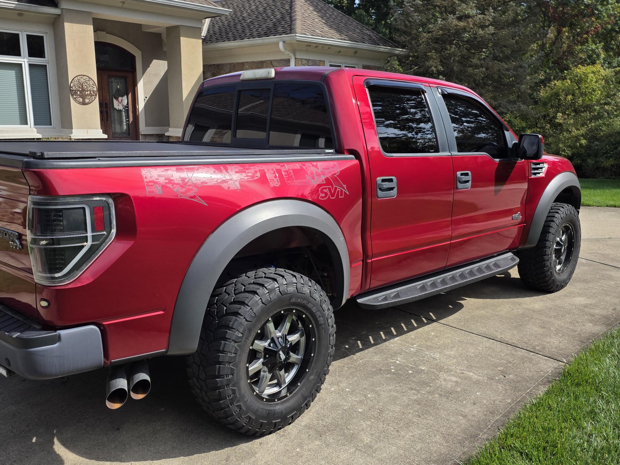 Used 2014 Ford F150 Raptor w/ Equipment Group 801A Luxury AWD/4WD image 2