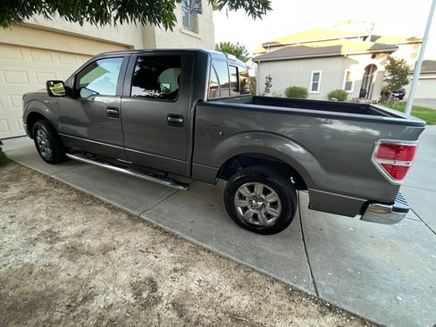 Used 2012 Ford F150 XLT w/ XLT Chrome Pkg image 2