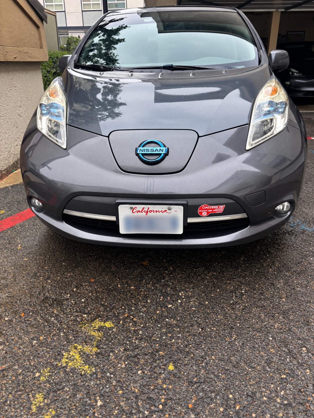 Used 2013 Nissan Leaf SL w/ Premium Pkg FWD image 1