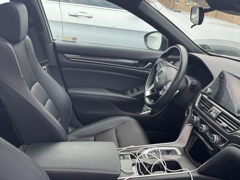 Used 2022 Honda Accord Sport image 4