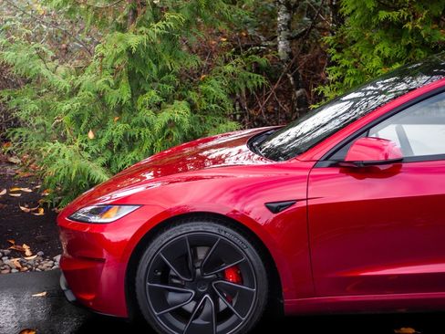 Used 2024 Tesla Model 3 Performance image 2