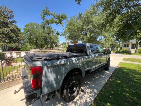 Used 2025 Ford F250 Platinum w/ Platinum Plus Package AWD/4WD image 16