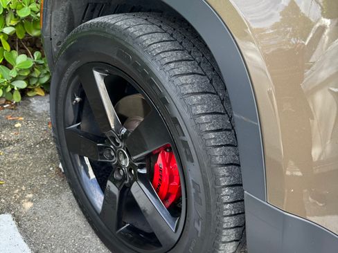 Used 2020 Land Rover Defender 110 SE image 8