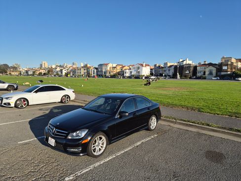 Used 2014 Mercedes-Benz C 250 Sedan image 14