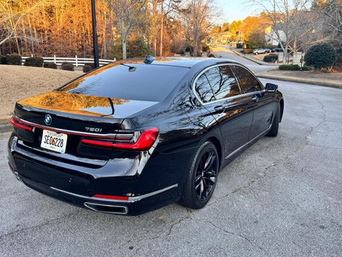 Used 2022 BMW 750i xDrive w/ Luxury Rear Seating Package image 13