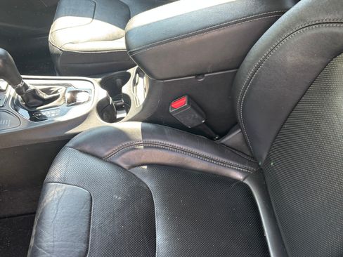 Used 2020 Jeep Cherokee Limited image 1