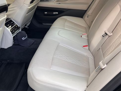 Used 2017 BMW 750i RWD image 20