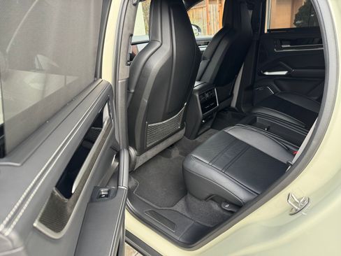 Used 2024 Porsche Cayenne Turbo GT image 8