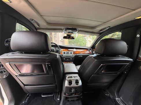 Used 2013 Rolls-Royce Ghost image 11