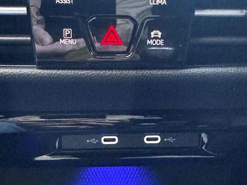 Used 2024 Volkswagen Golf R image 19