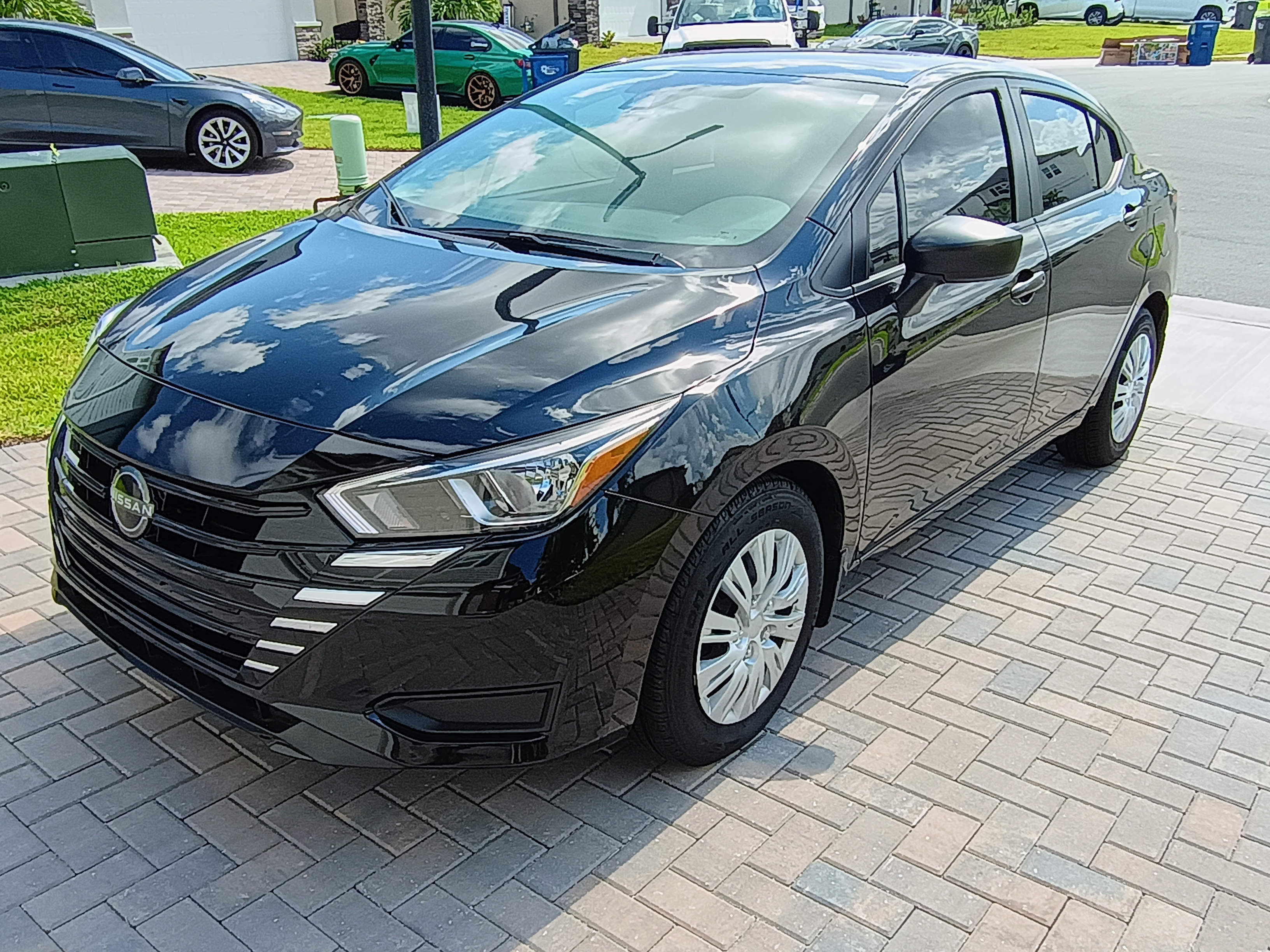 Used 2024 Nissan Versa S w/ Trunk Package FWD image 2